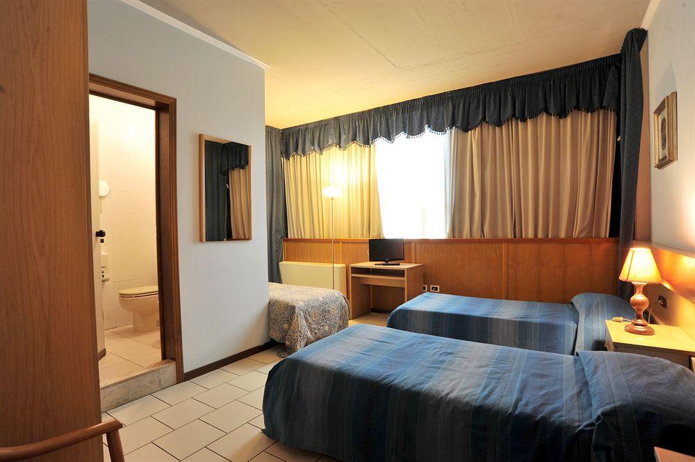 Hotel Cristallo Barga Fornaci di Barga Exterior photo